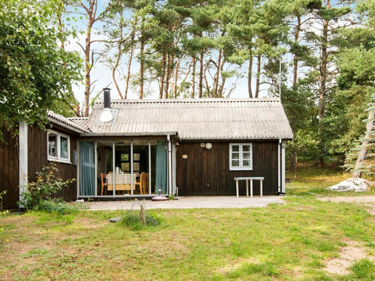 7 Person Holiday Home In Kolind Стая снимка